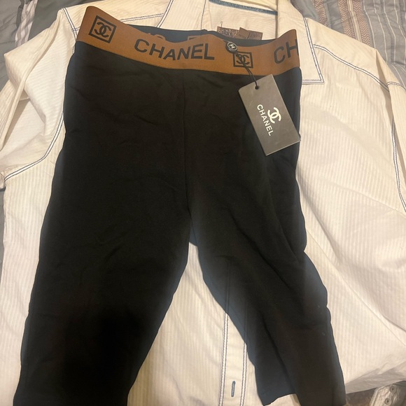 NWT CHANEL workout quarter length pants